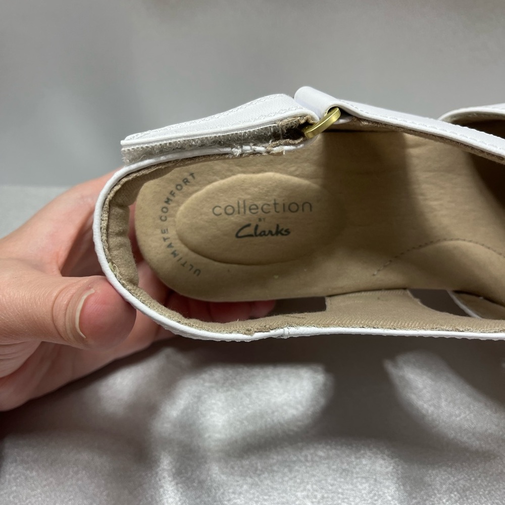 Clarks White Wedge Sandals - Size 8 - Picture 4 of 6